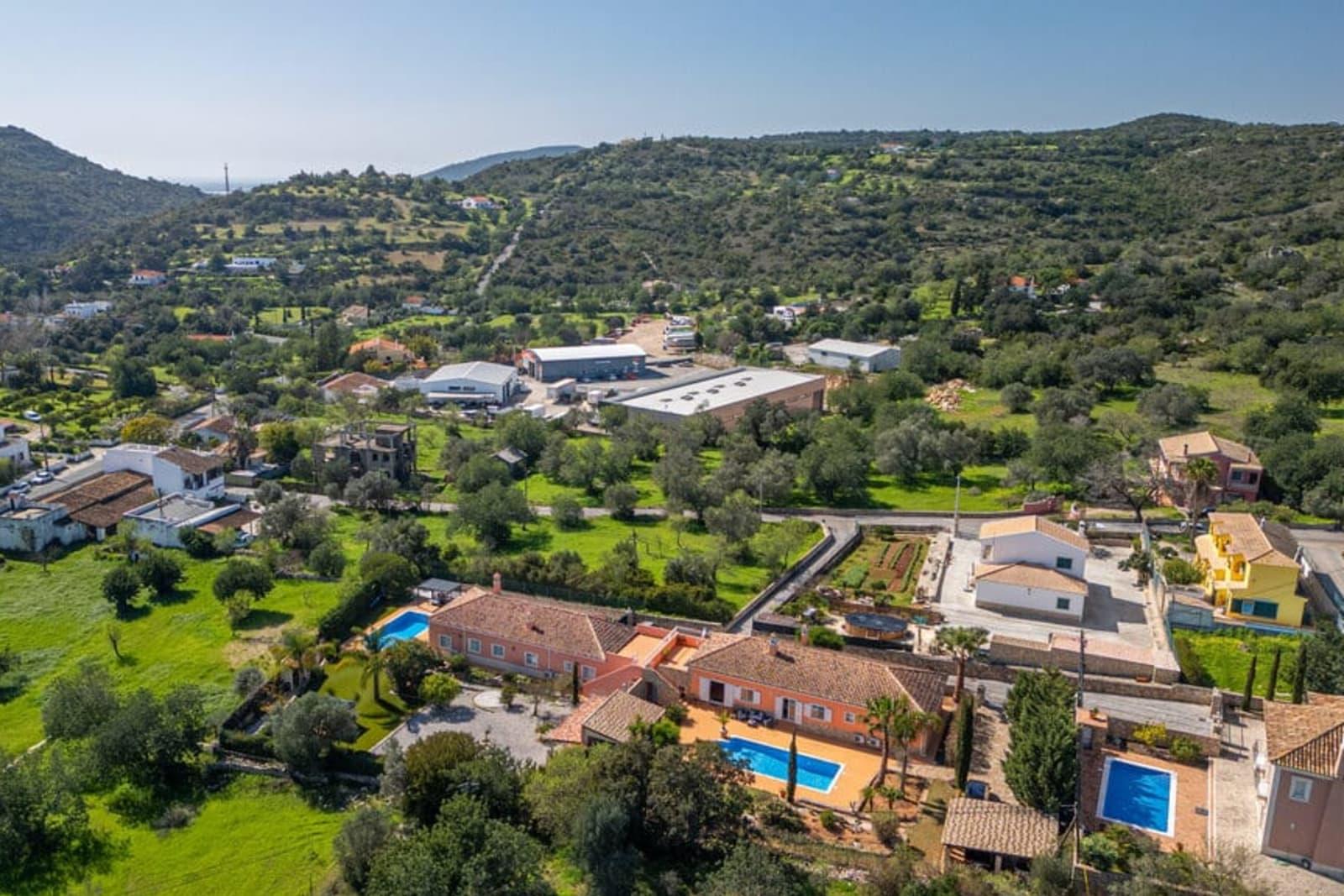 3-Bedroom Villa for Sale in Faro, Portugal 4