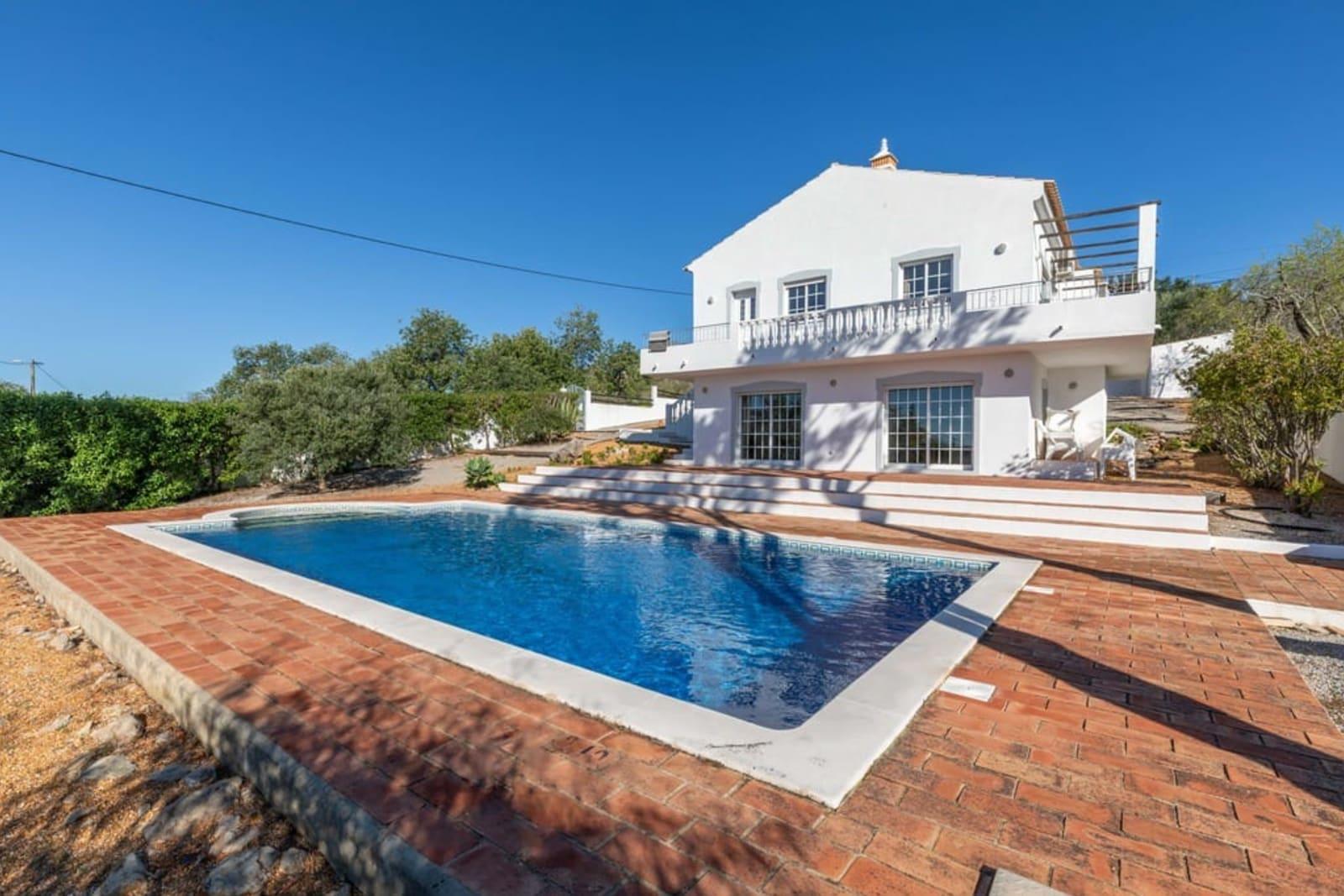 3-Bedroom Villa for Sale in Sao Bras, Faro, Portugal 2
