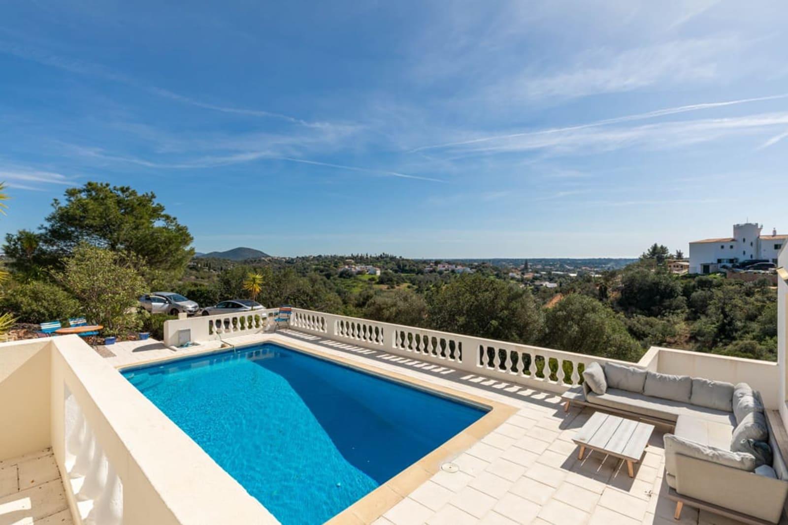 3-Bedroom Villa for Sale in Boliqueime, Vilamoura, Portugal 3