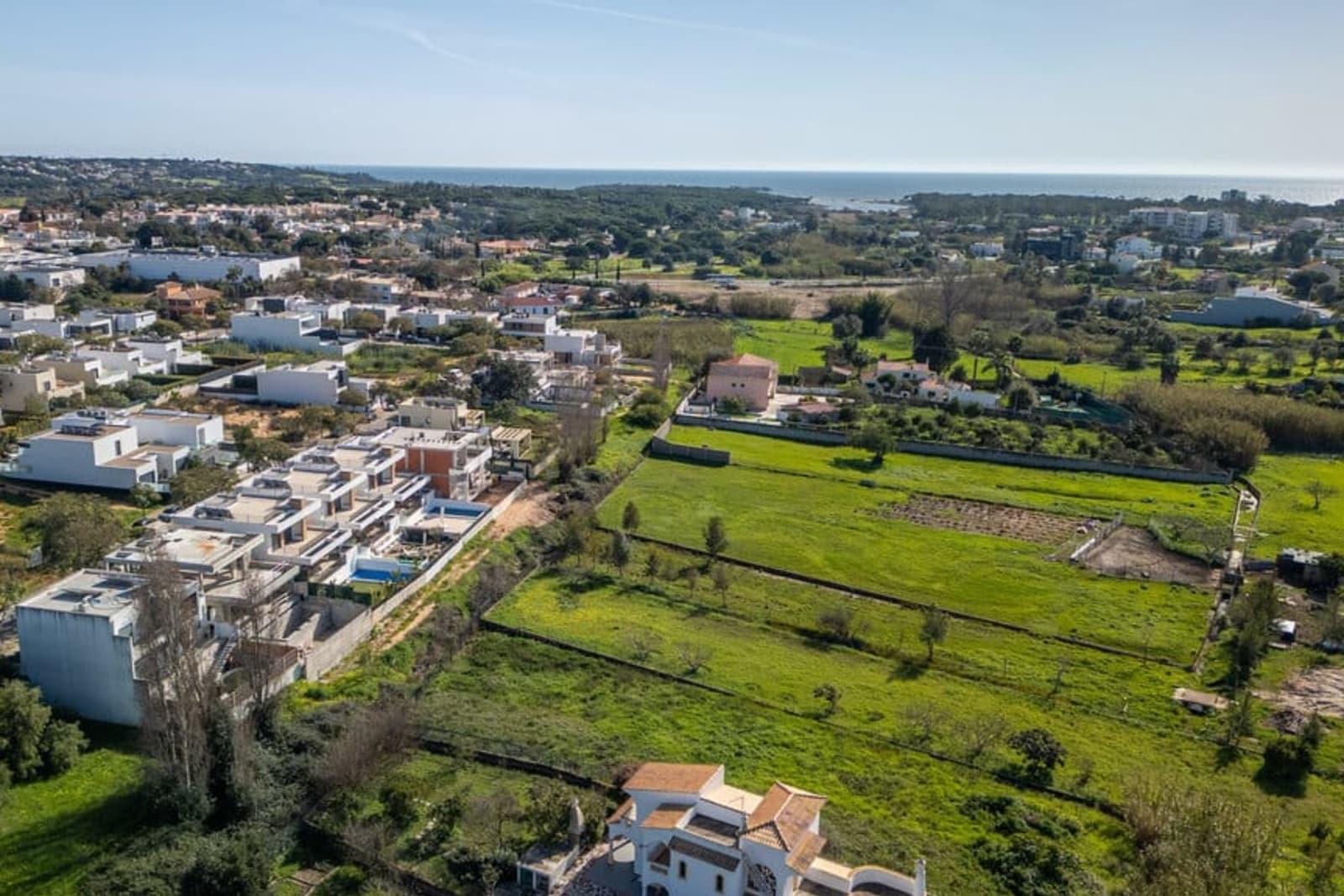 4-Bedroom Villa for Sale in Quarteira, Vilamoura, Portugal 3