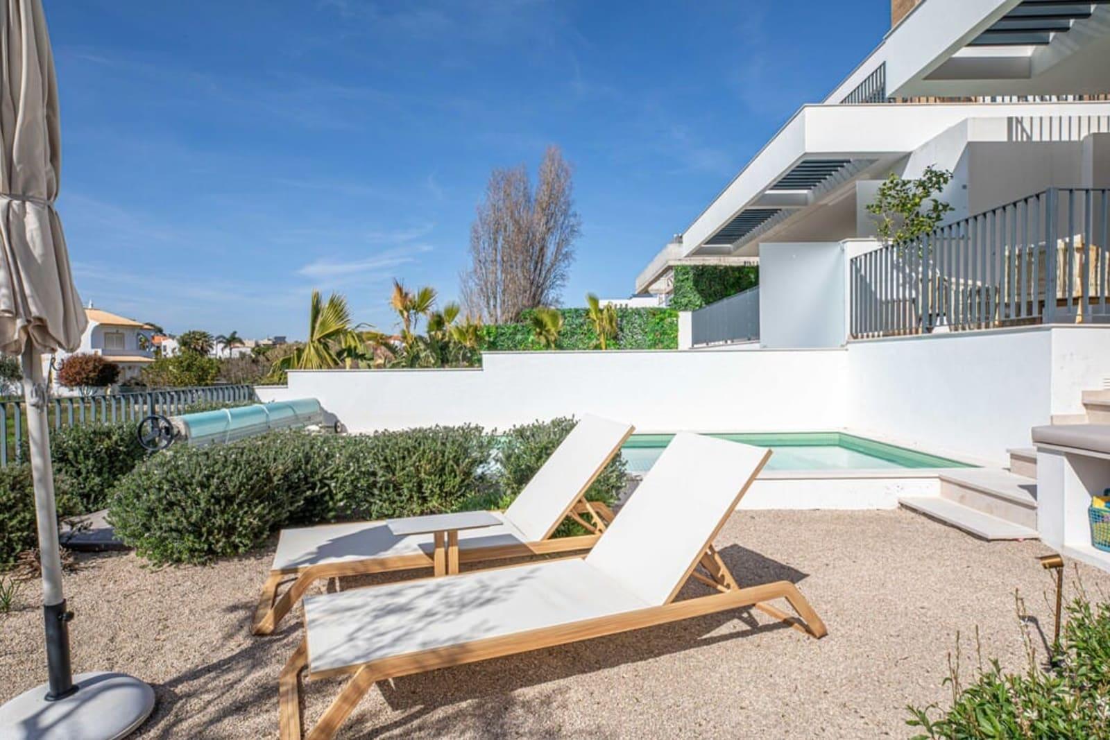 4-Bedroom Villa for Sale in Quarteira, Vilamoura, Portugal 5
